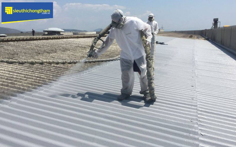 Sơn chống dột mái tôn cho mái bị nước mưa ăn mòn