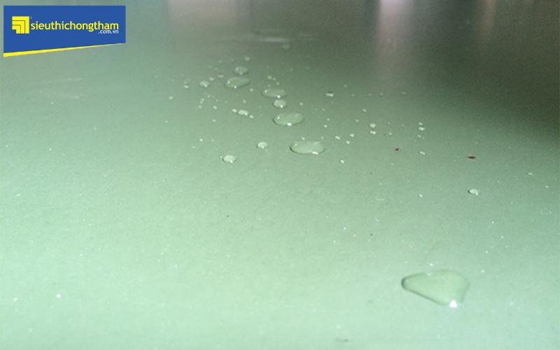 Nước và hơi ẩm không thể đi qua lớp chống thấm polyurethane