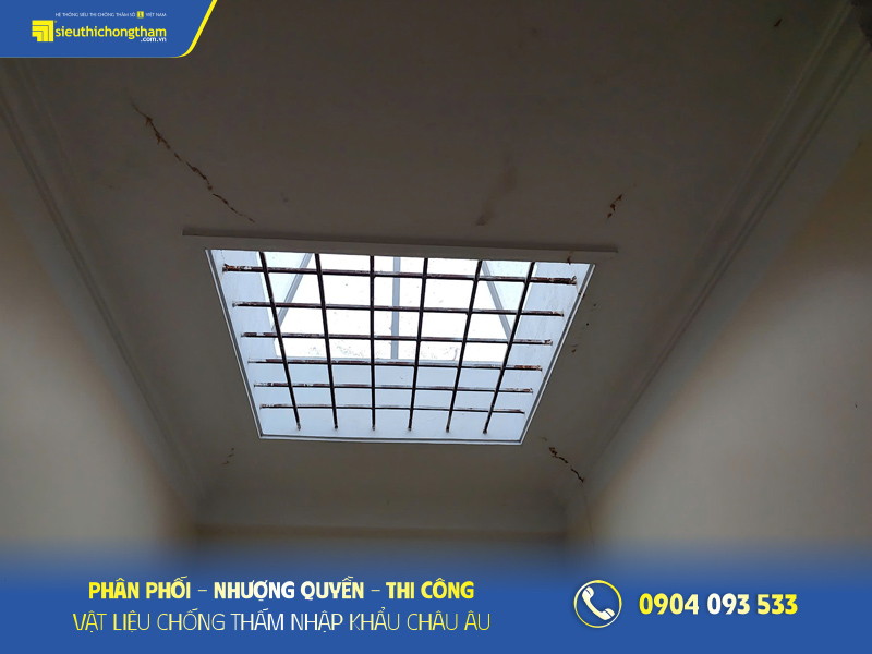 Mái nhà bị dột - cách chống thấm dột mái nhà Trần nhà xuất hiện những đường nứt dài