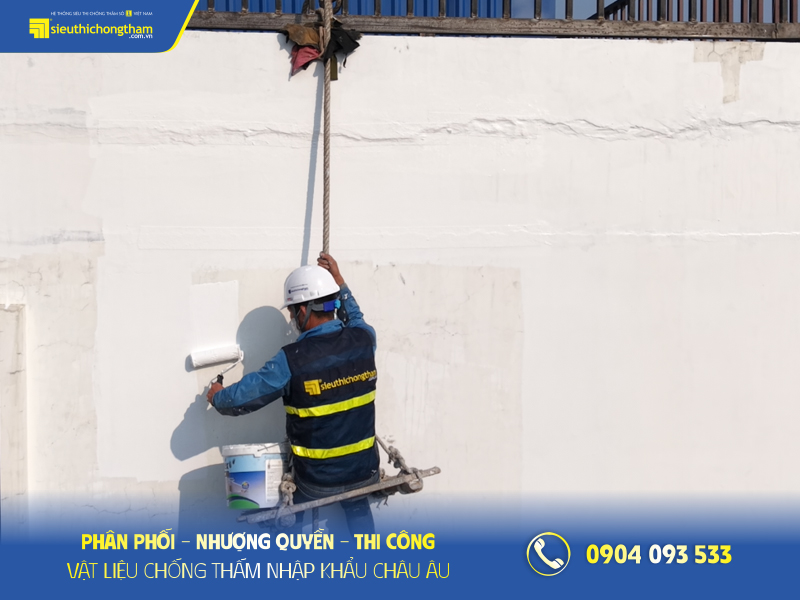 Dịch vụ sửa nhà chống thấm chuyên nghiệp, đảm bảo uy tín Quét Silatex Reflect chống thấm tường ngoài