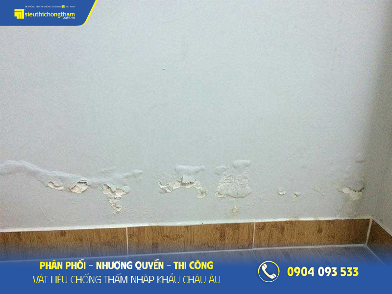 Chân tường bong tróc