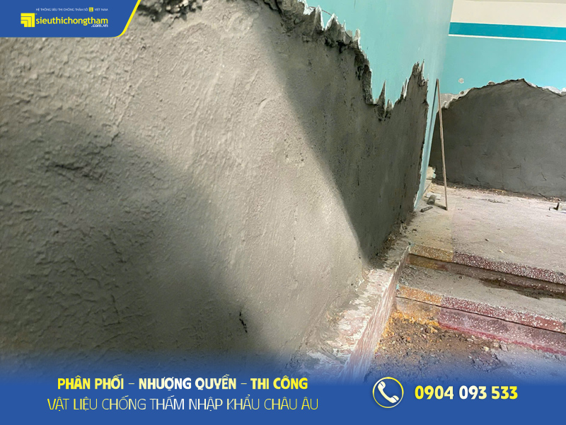 Có nên sơn chống thấm trong nhà