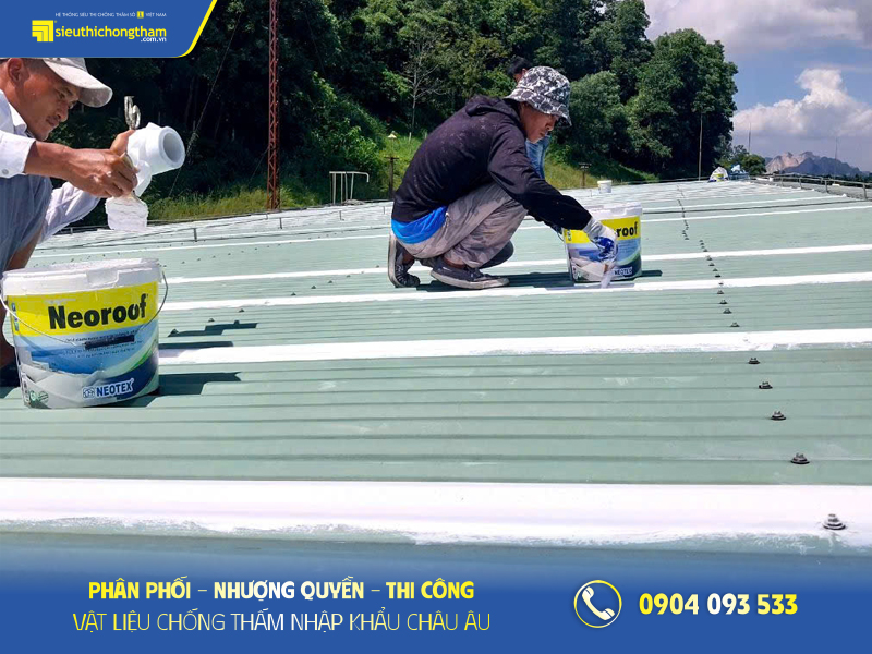 Thi công Neoroof trên mái tôn