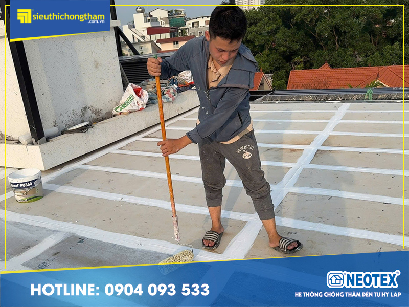 Giải pháp chống thấm sàn mái bê tông chưng áp Quét lớp lót Bitum